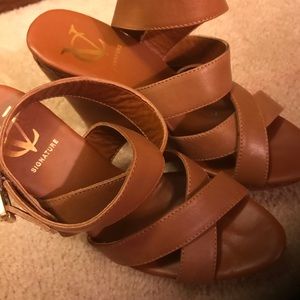 Vice Camuto Signature